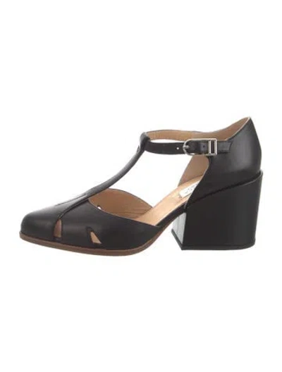 Pre-owned Gabriela Hearst Leather Cutout Accent T-strap Pumps In Black