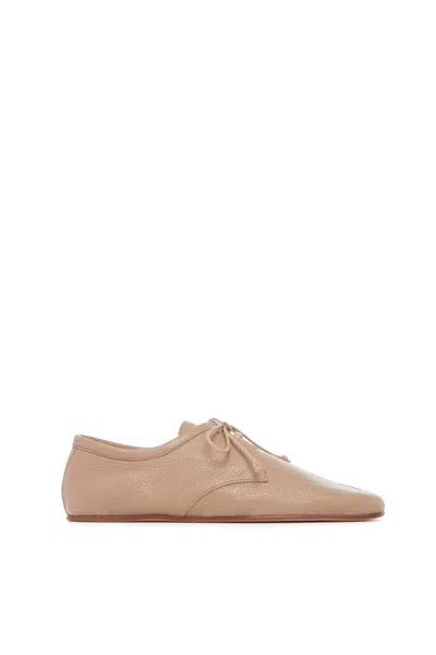 GABRIELA HEARST LUCA FLAT SHOE IN DARK CAMEL TEXTURED LEATHER