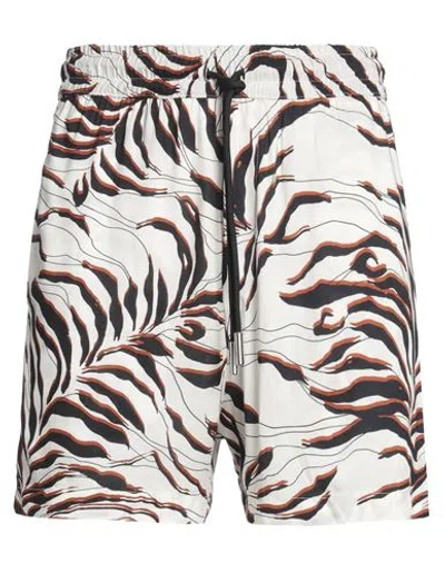 Gaelle Paris Gaëlle Paris Man Shorts & Bermuda Shorts Off White Size 36 Viscose