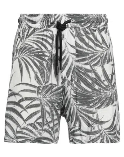 Gaelle Paris Gaëlle Paris Man Shorts & Bermuda Shorts White Size 34 Viscose, Cotton