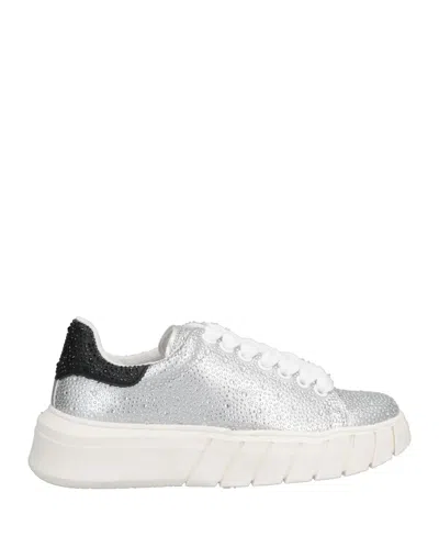Gaelle Paris Sneakers In Silver