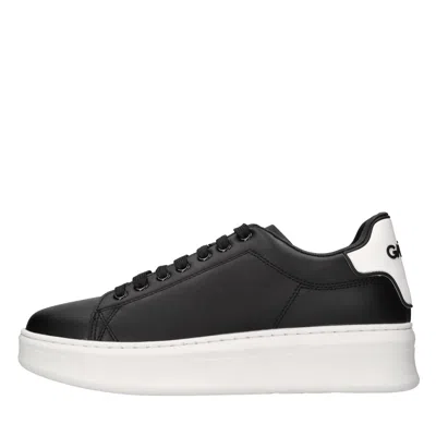 Gaelle Paris Sneakers In Black