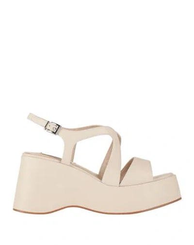 Gai Mattiolo Love To Love Woman Sandals Cream Size 9 Leather In White