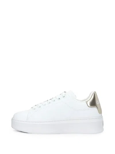 Gaëlle Logo-plaque Sneakers In White