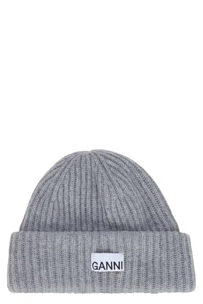 Ganni A4429 Ribbed Wool-blend Beanie In Gray