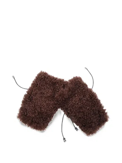 Ganni Mittens In Alternative Shearling In Brown