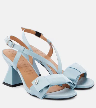 Ganni Sandalen Big Bow Aus Satin In Blau