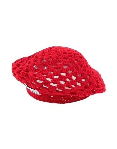 Ganni Solid Color Beret In Red