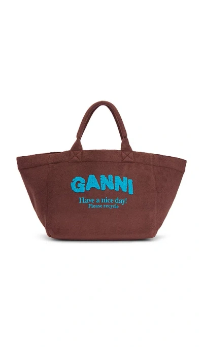 Ganni Xxl Shopper Beach Resort In Brown