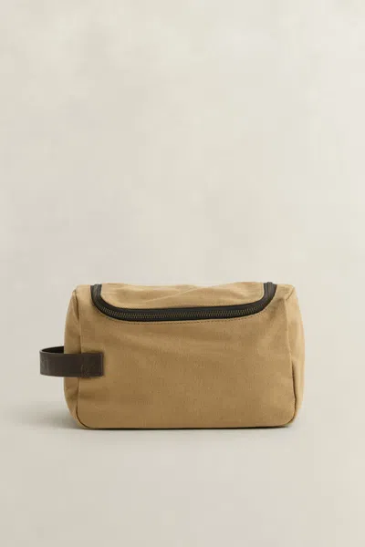 Gant Modern Toiletry Bag In Brown