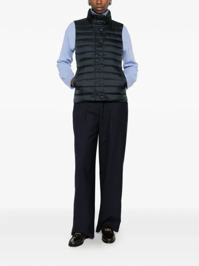 Gant Quilted Light Down Gilet In Black