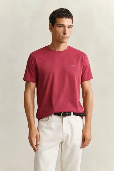 Gant Regular Fit Shield T-shirt In Burgundy