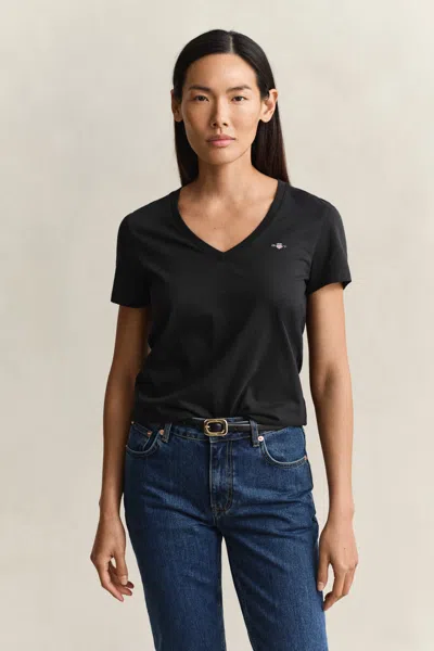 Gant Shield V-neck T-shirt In Black