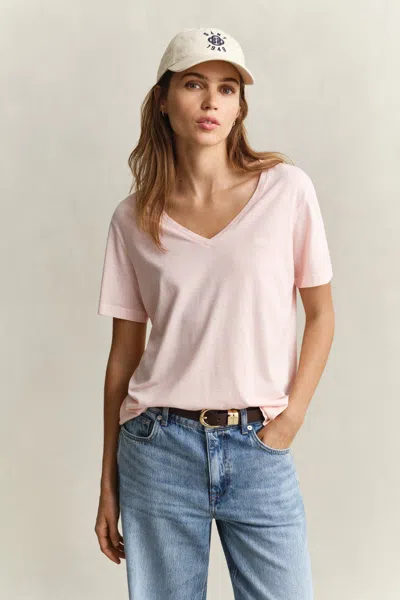 Gant Washed Shield V-neck T-shirt In Pink