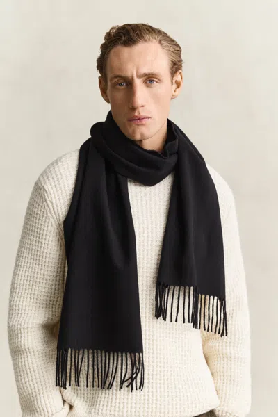 Gant Wool Scarf In Black