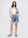 Gap 5" Mid Rise Denim Girlfriend Shorts In Medium Indigo