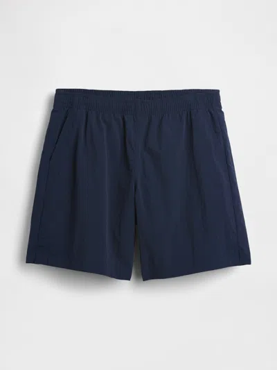 Gap 7.5" Hybrid Shorts In Blue