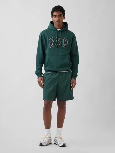 Gap 7.5" Hybrid Shorts In Green
