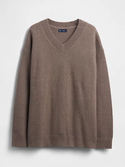 Gap Cashsoft Oversized V-neck Sweater In Brown