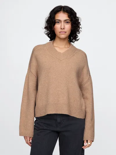 Gap Cashsoft Oversized V-neck Sweater In Camel Tan