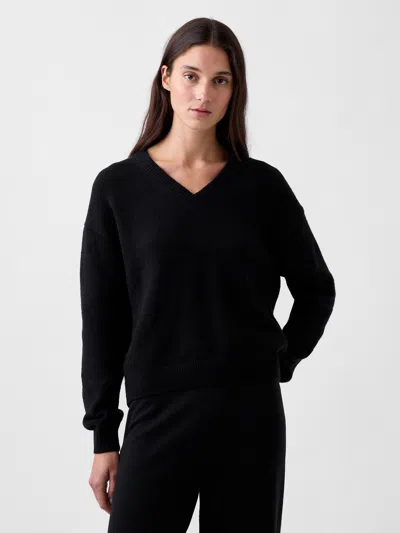 Gap Cashsoft Oversized V-neck Sweater In Basic Black