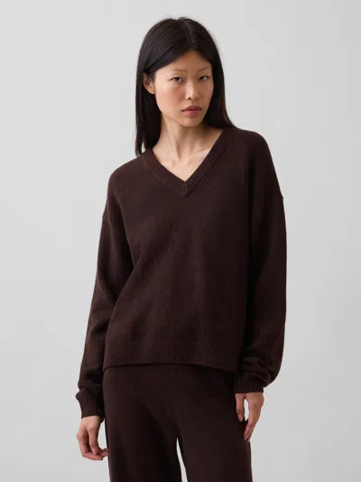 Gap Cashsoft Oversized V-neck Sweater In Terra Brown