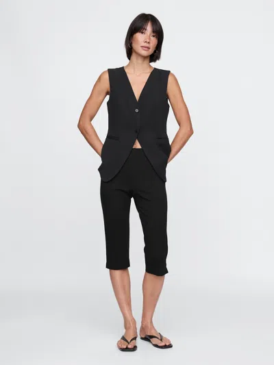Gap High Rise Ponte Capris In Basic Black