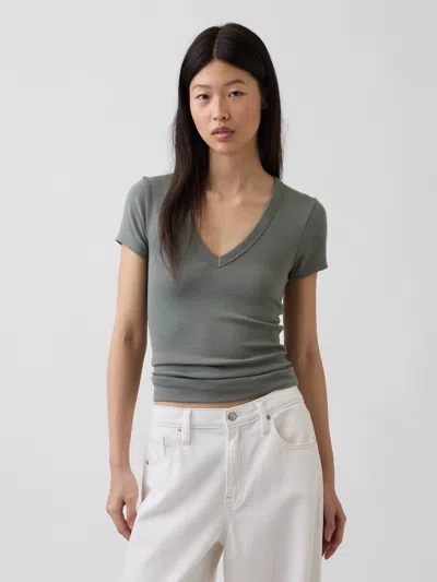 Gap Modern V-neck T-shirt