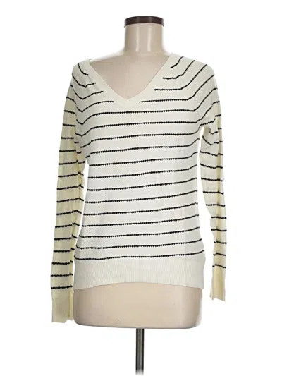 Pre-owned Gap Pullover Sweater In Ivory