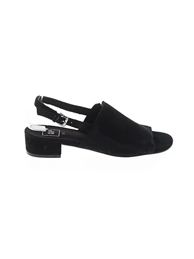 Pre-owned Gap Sandals In Black