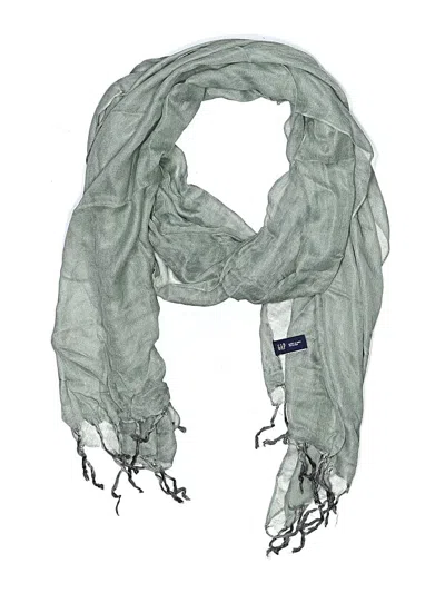 Pre-owned Gap Scarf In Green
