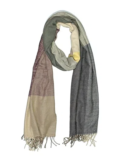 Pre-owned Gap Scarf In Green