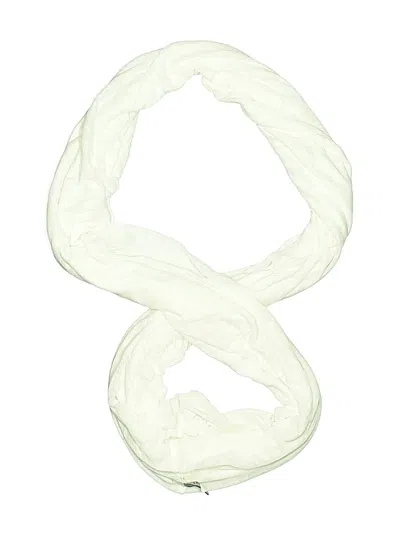 Pre-owned Gap Scarf In Ivory