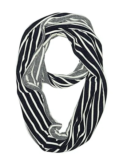Pre-owned Gap Scarf In Silver