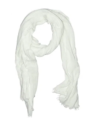 Pre-owned Gap Scarf In White