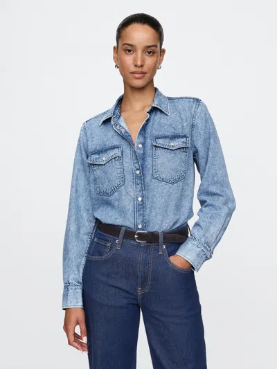 Gap Ultrasoft Classic Shirt In Medium Wash
