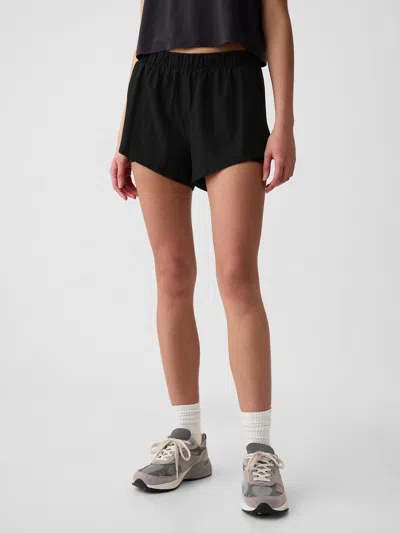 Gap Fit Mid Rise Dolphin Running Shorts In Black