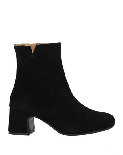 Garlani Woman Ankle Boots Black Size 6 Leather