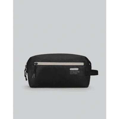 Gaston Luga Lightweight Washbag Black