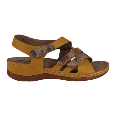 Gc Shoes Women's Dalary Strappy Footbed Flat Sandals In Yellow