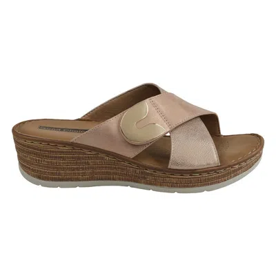 Gc Shoes Women's Demi Cross Strap Hardware Slip-on Wedge Sandals In Blush