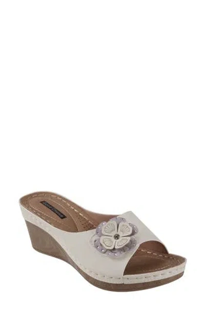 Gc Shoes Women's Naples Flower Wedge Sandals In White