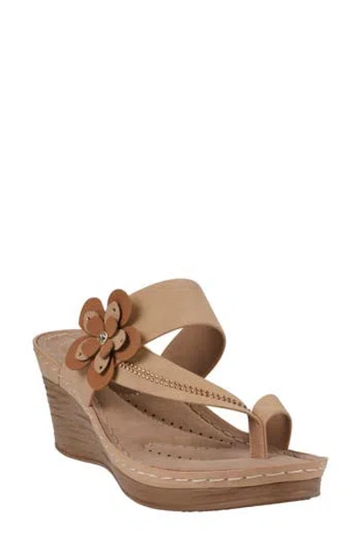 Gc Shoes Taryn Flower Wedge Sandal In Tan