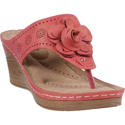 Gc Shoes Willa Flower Wedge Sandal In Red