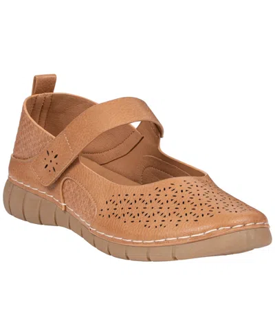 Gc Shoes Women's Kace Laser-cut Faux Leather Flat Mary Jane Flats In Brown