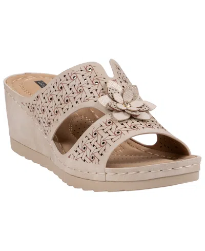 Gc Shoes Women's Nancia Floral Round Toe Wedge Sandals In Brown
