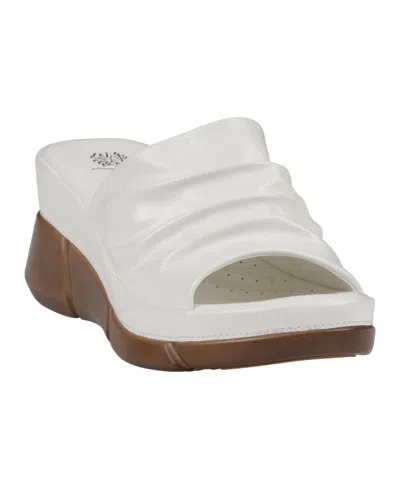 Gc Shoes Women's Nora Wedge Slide Sandals In White