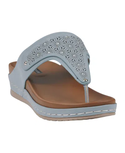 Gc Shoes Women's Tani Thong Wedge Sandals In Royal Blue