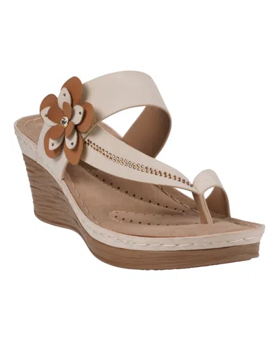 Gc Shoes Women's Taryn Floral Wedge Sandals In Beige