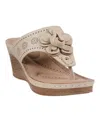 Gc Shoes Women's Willa Floral Wedge Sandals In Gold
